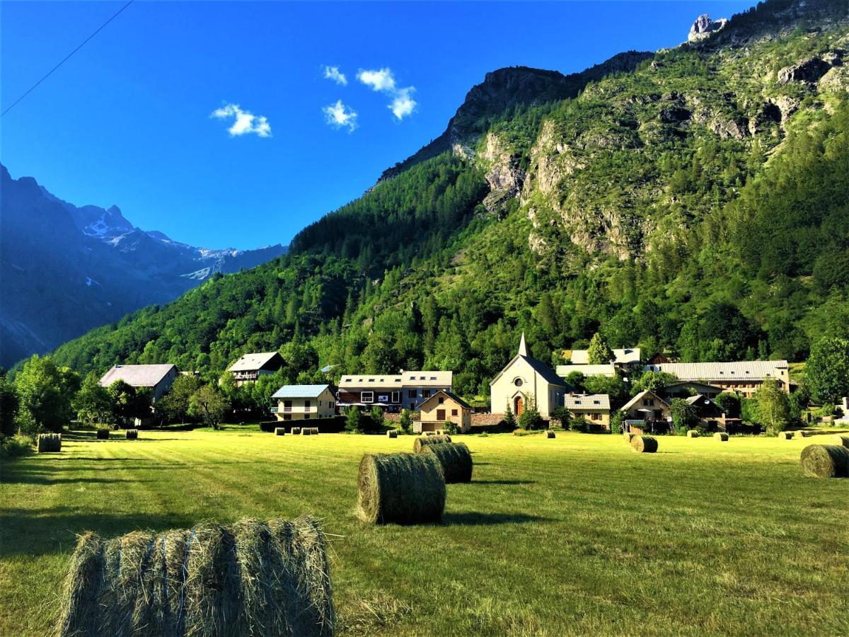 Auberge Des Ecrins Champoléon Exterior photo